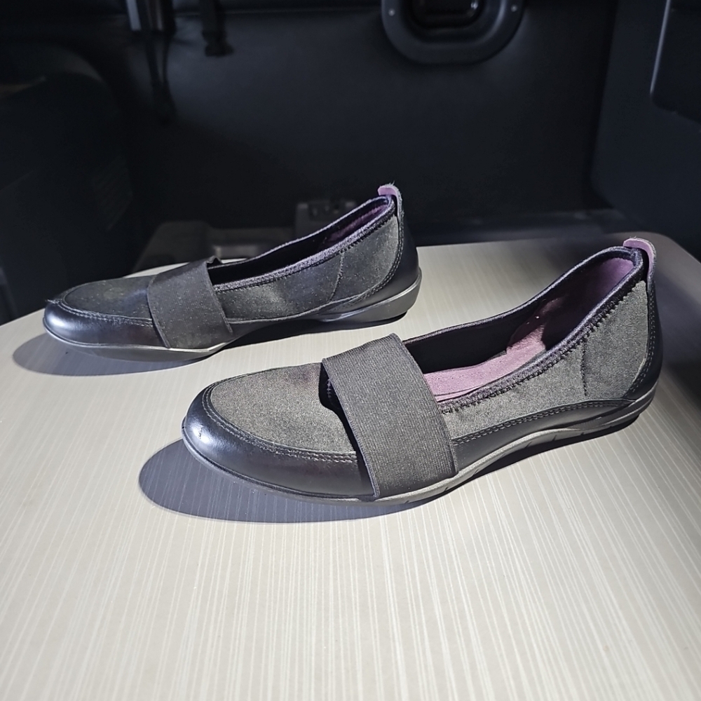 Ecco Bluma Band Slip On Shoes Comfort Flats Black‎ Women's 38 (US 7/7.5) EUC